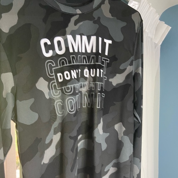 long sleeve t-shirt from Old Navy - Picture 2 of 3